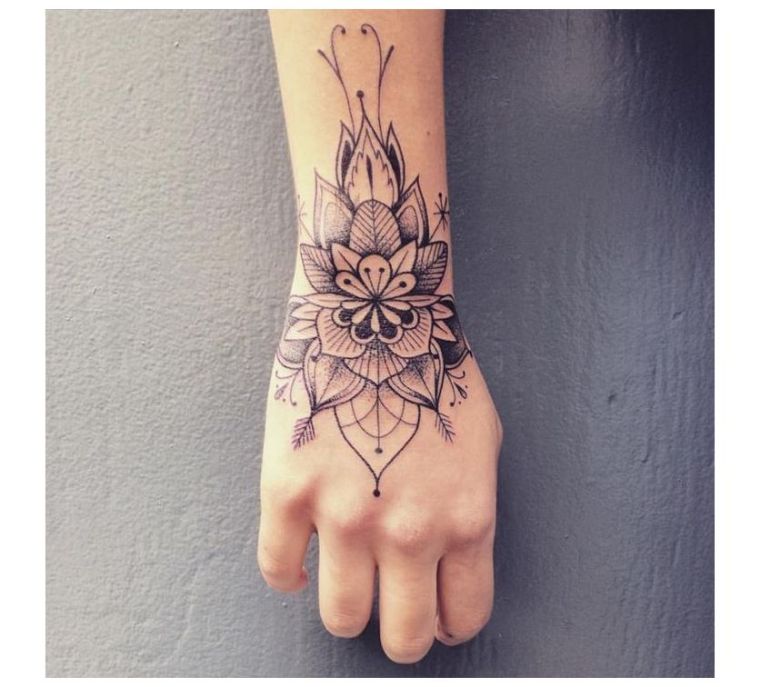 motif mandala, idee, exemple de tatouages