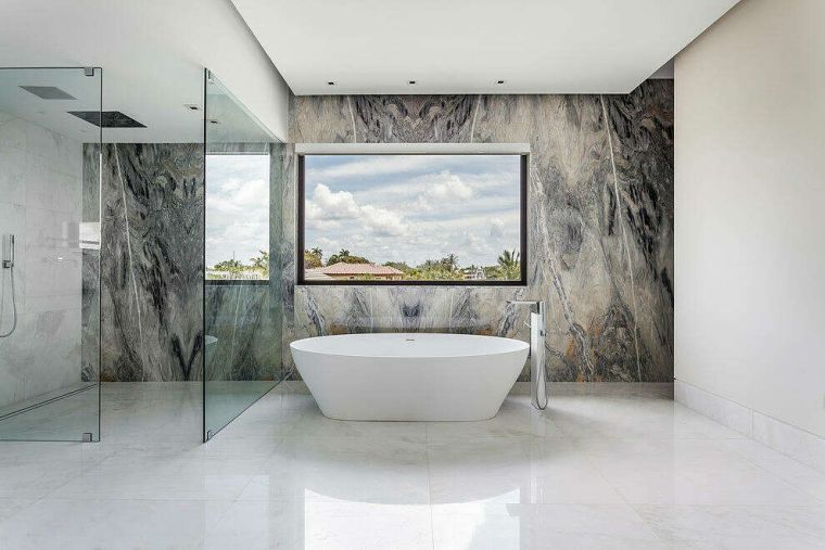 salle de bain en marbre idee de deco