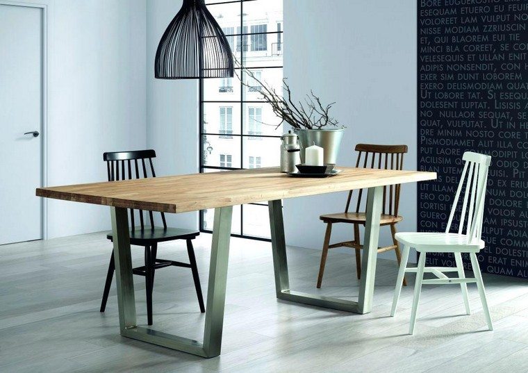 table à manger en bois chaises design intérieur appartement 