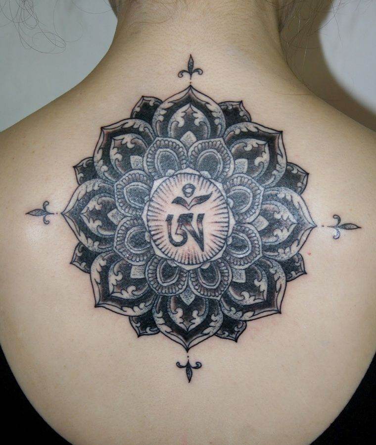mandala tattoo idee pour femme