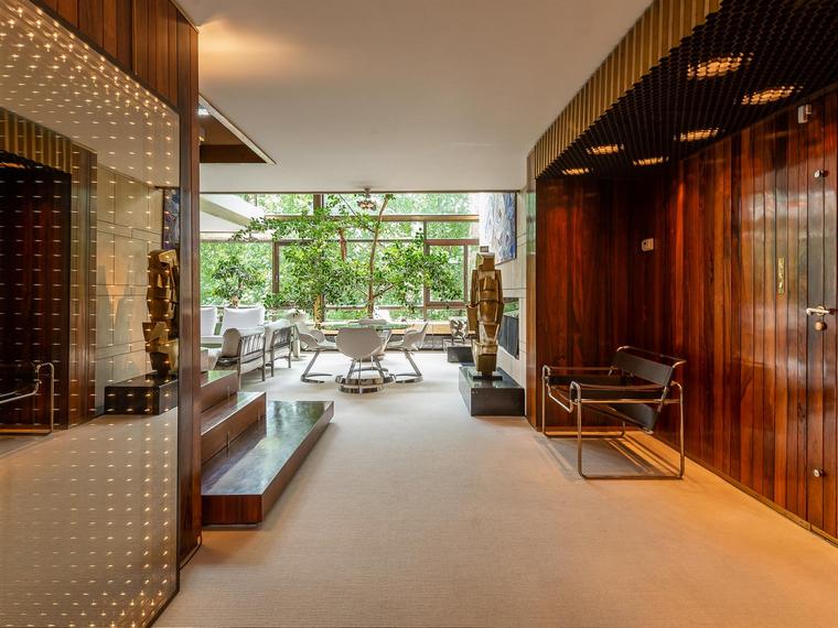 appartement Bruxelles designer Jules Wabbes couloir lambris matériaux