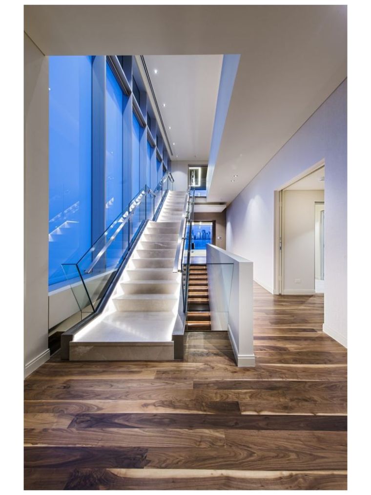 escalier moderne design en marbre