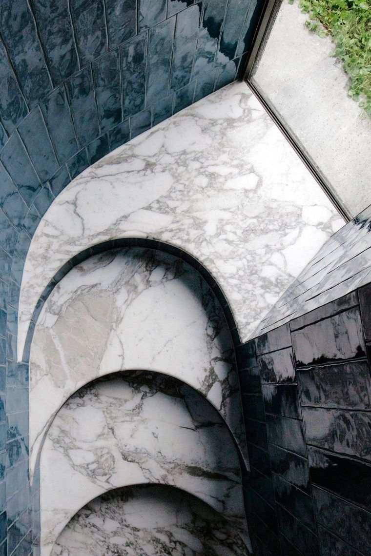 terrassement avec escalier en marbre
