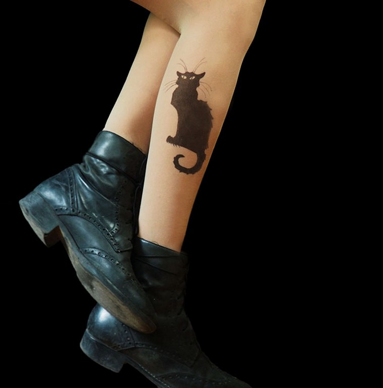 tatouage chat femme tatouage modèle original noir