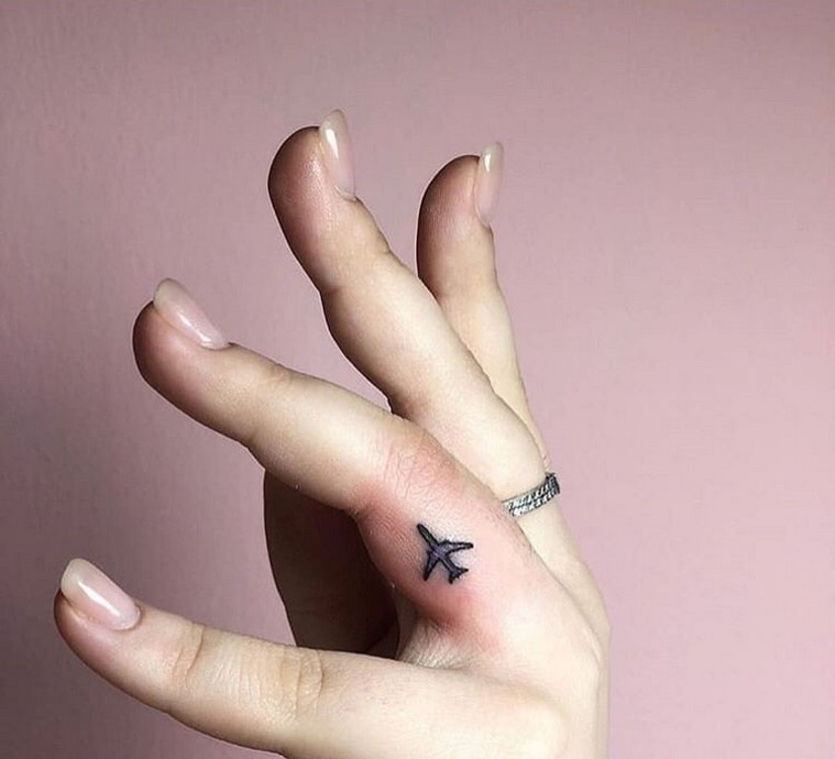 tatouage doigt tatouage tendance 2019 modèle