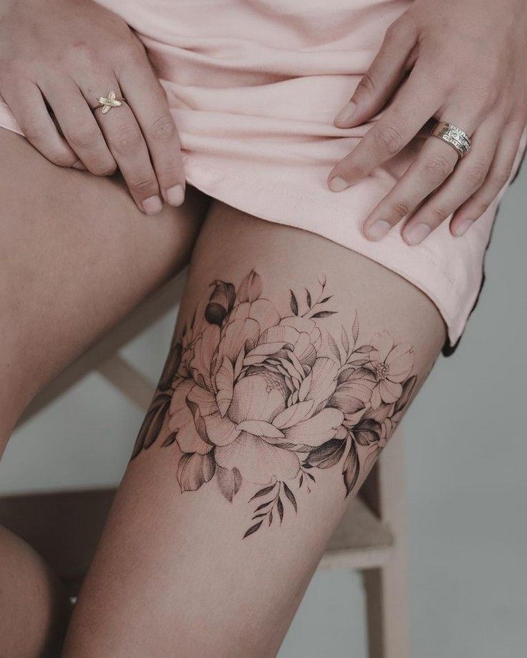 idée tatouage tendance modèle tatouage fleur rose