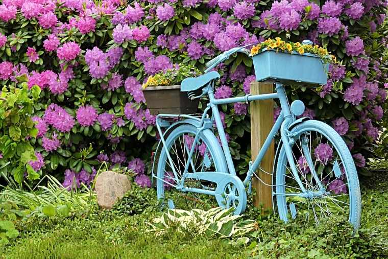 bicyclette comme décoration du jardin