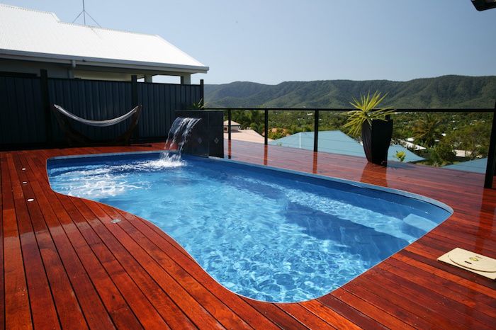 modele de terrasse avec piscine moderne