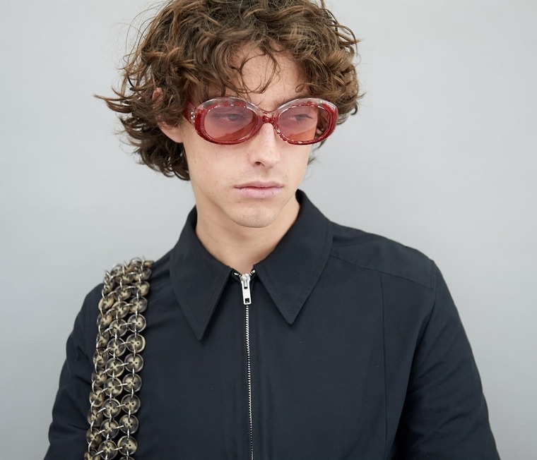 lunettes de soleil tendance 2019 monture rouge Stefan Cooke