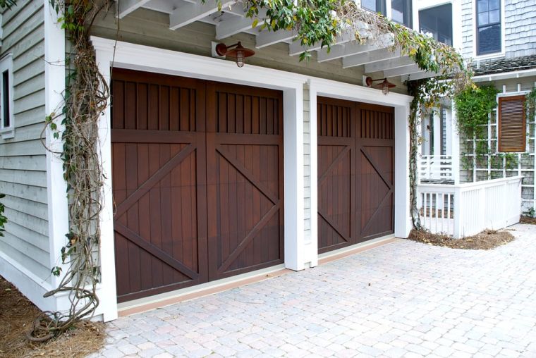 portes de garage bois ouverture battante