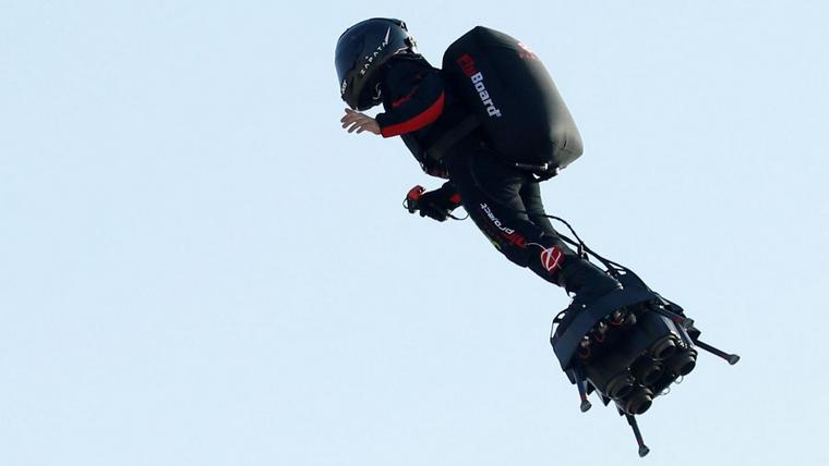 flyboard air Franky Zapata sur vol