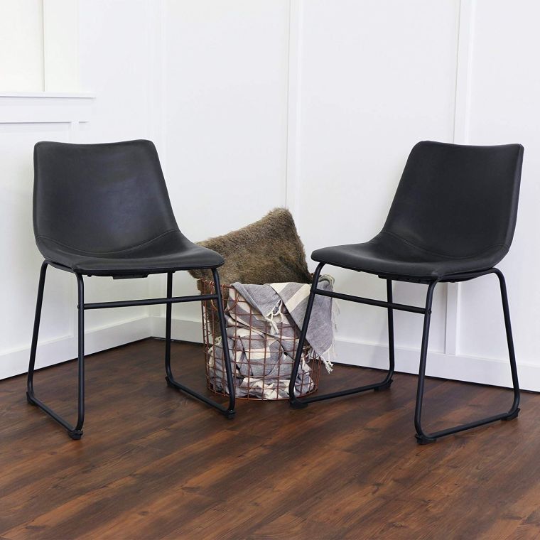 chaises noires pour un intérieur design automne