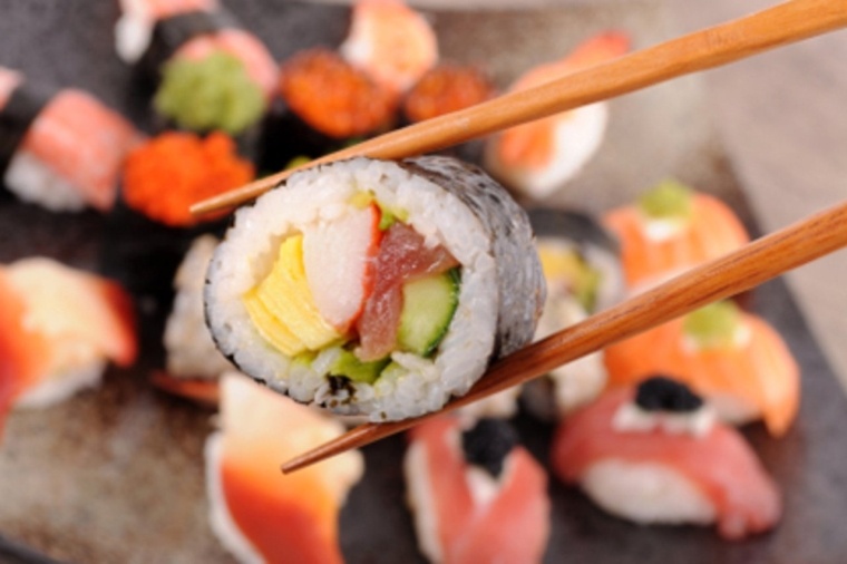 un morceau de sushi traditionnel