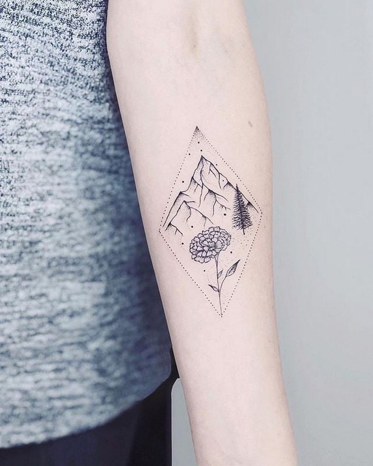 tattoo bras femme tattoo fleur signification