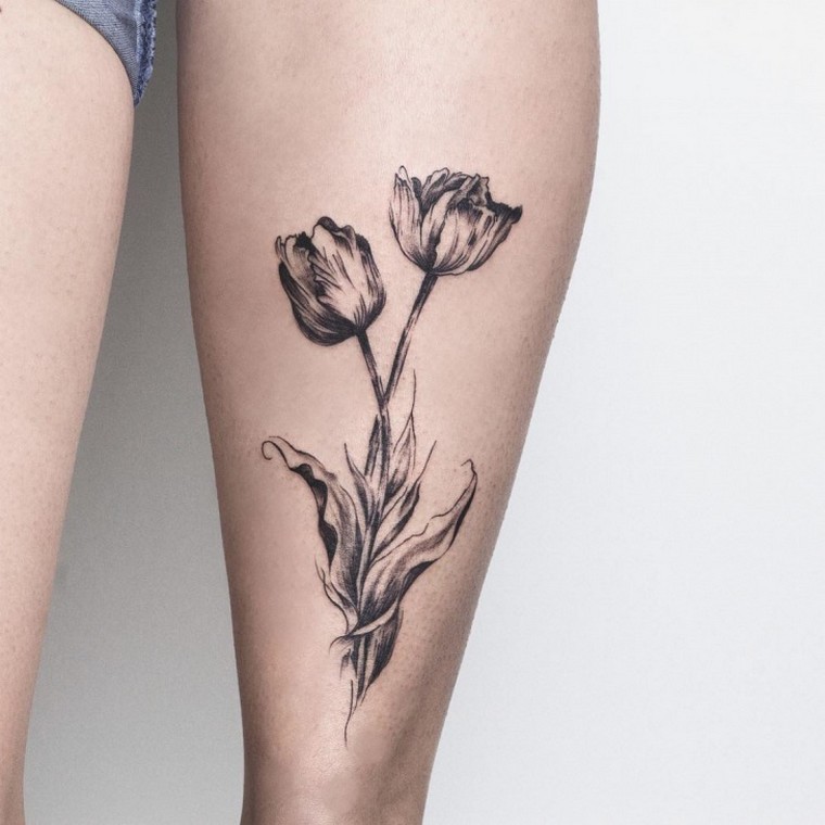 tatouage bras avant bras tulipe idée tatouage femme