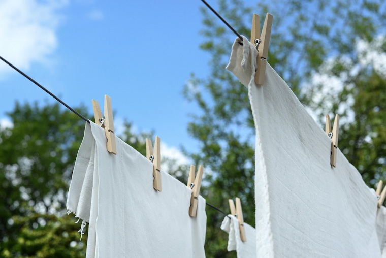 choix de lessive pour les vêtements blancs