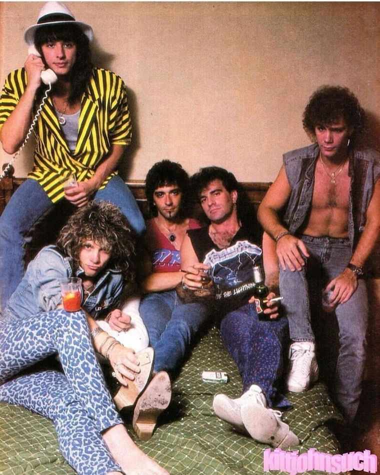 Bon Jovi chevelure coiffure groupes rock années 80