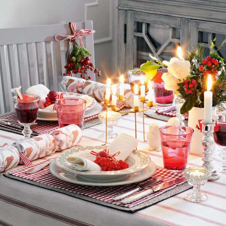 déco table hiver avec fruits rouges 