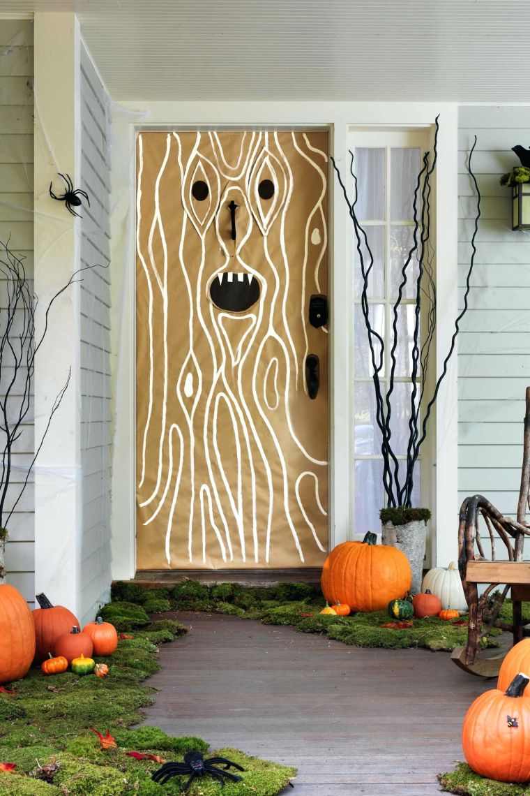 décoration Halloween de la porte d'entrée 