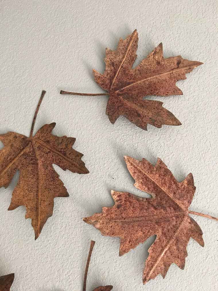 simplicité déco feuilles marron