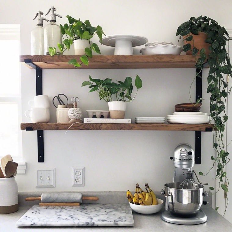 étagères de cuisine minimalistes en bois 