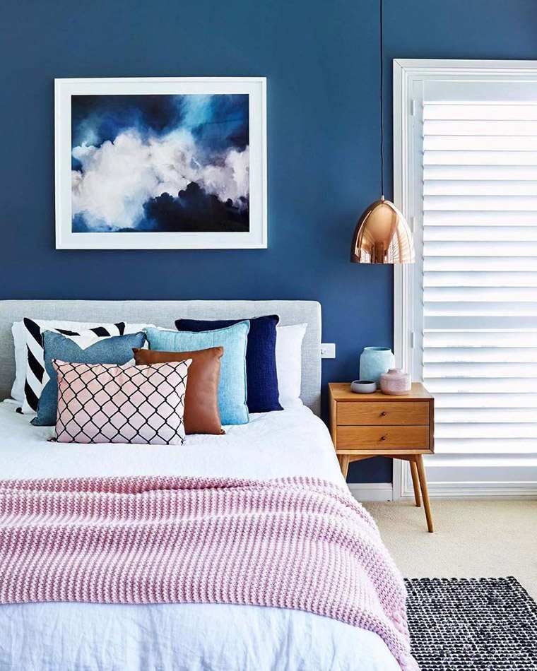 Coussins en bleu classique dans votre chambre