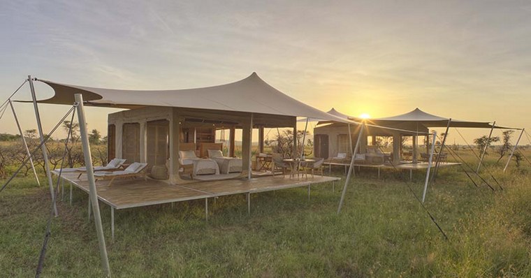 Roving Bushtops camp Serengeti