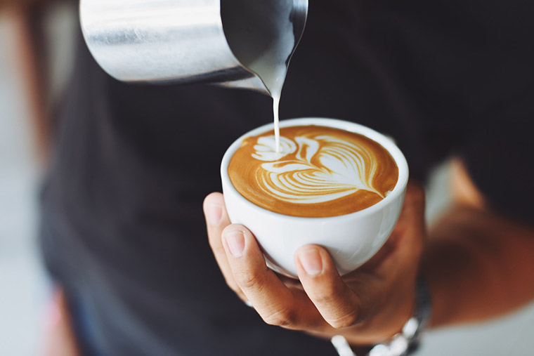 Un café latte vous donne la dose de lait et de caféine pour le matin