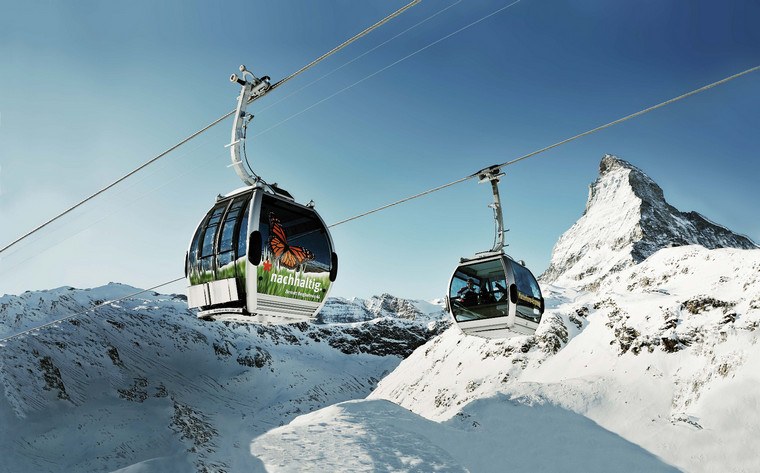 cabine Matterhorn Zermatt skier mai