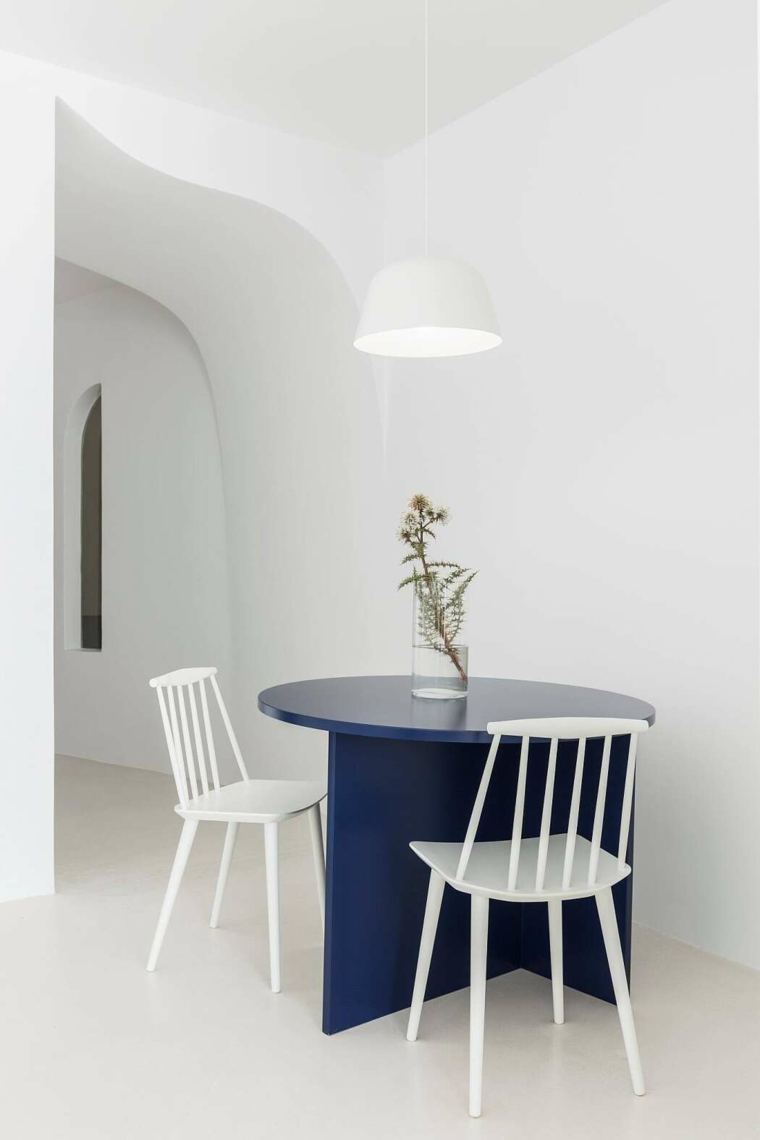 table bleue moderne
