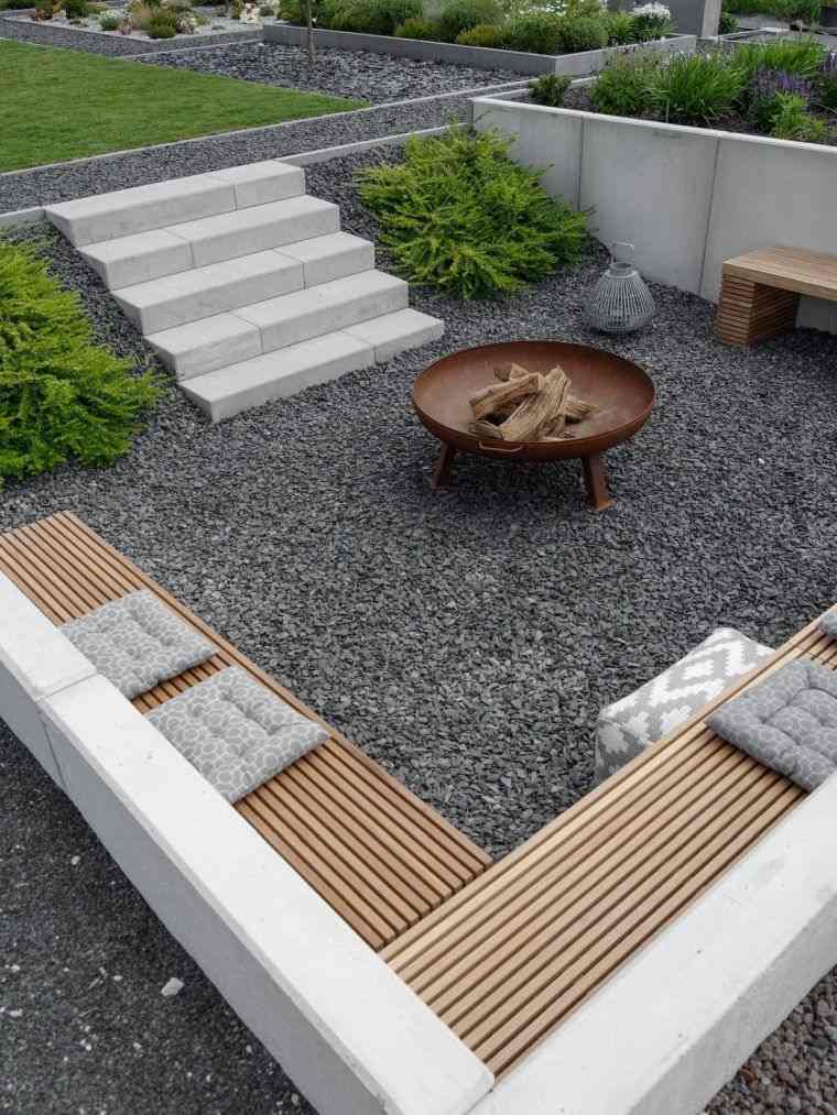 jardin moderne avec cheminée 