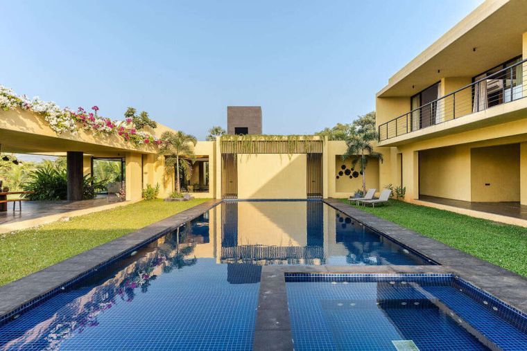 piscine moderne terrasse