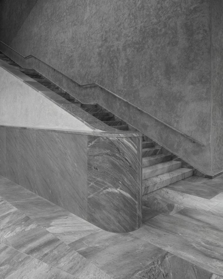 escalier contemporain en marbre 