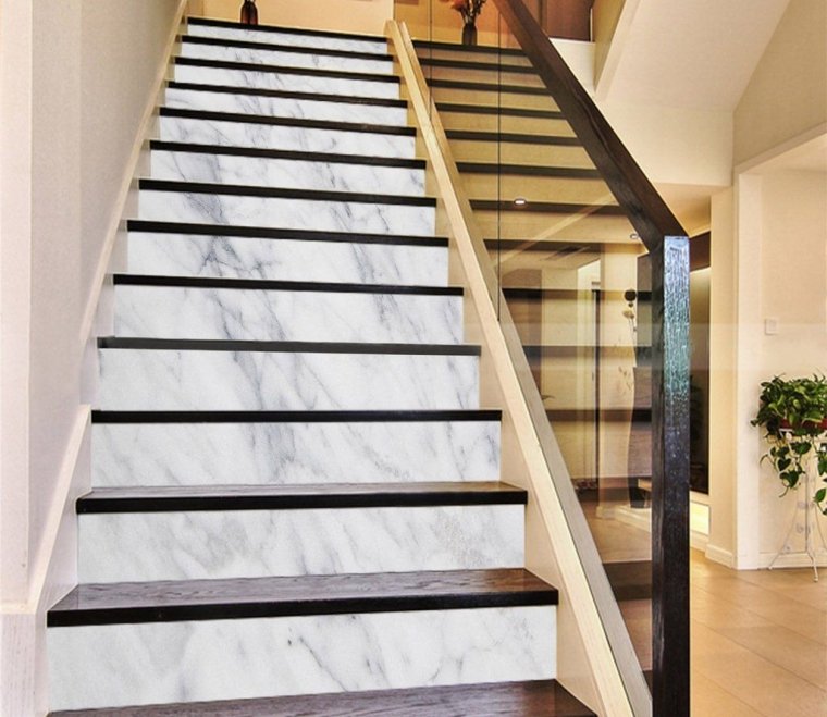 escalier élégant en marbre 