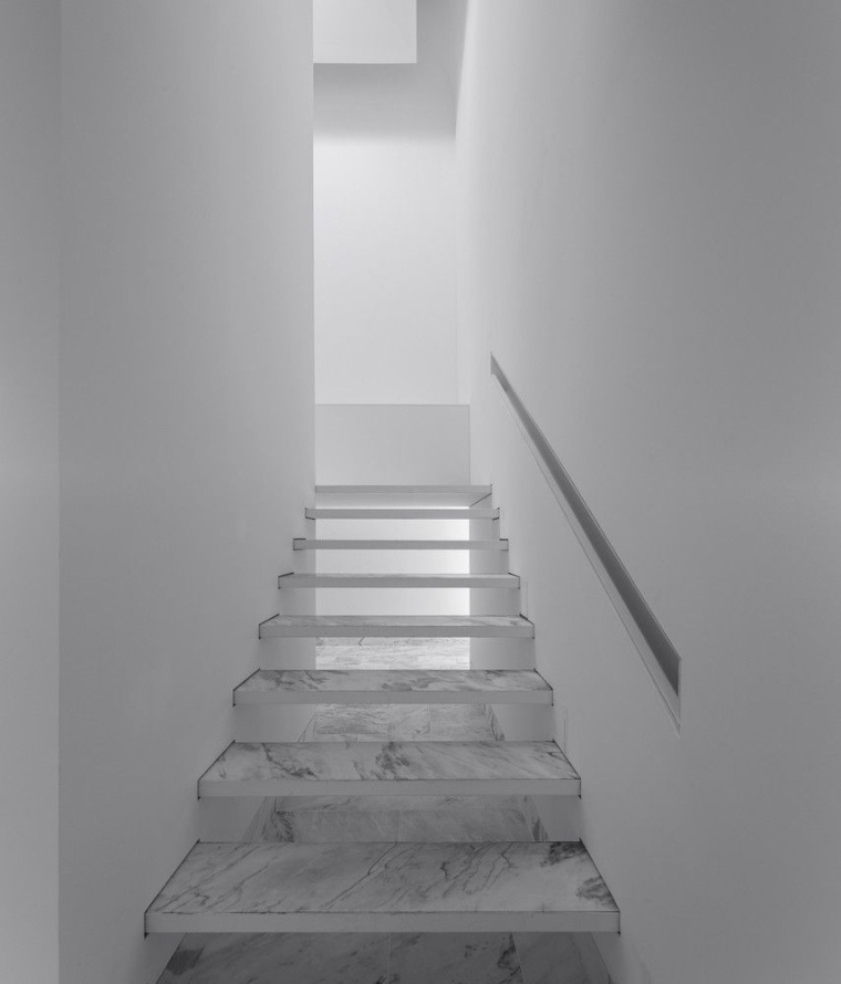 escalier moderne en marbre 