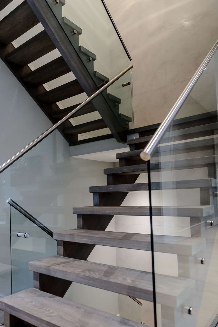 escalier avec balustrade design 