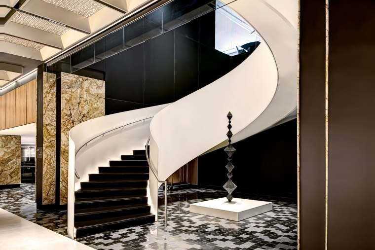 escalier noir moderne 
