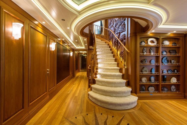 deco yacht de luxe escalier