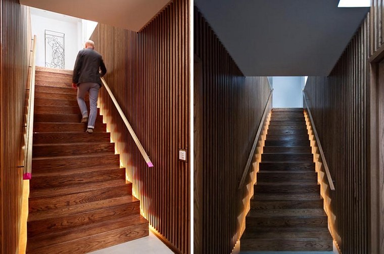 escalier bois avec lumière