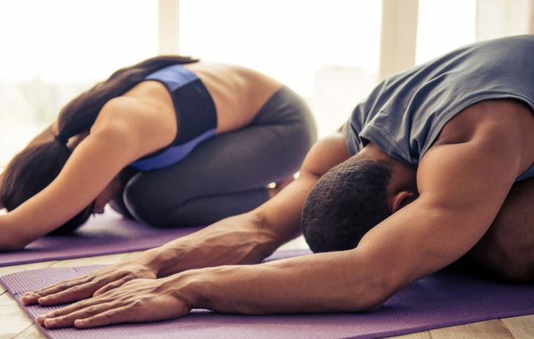 faire du yoga soulage les migraines