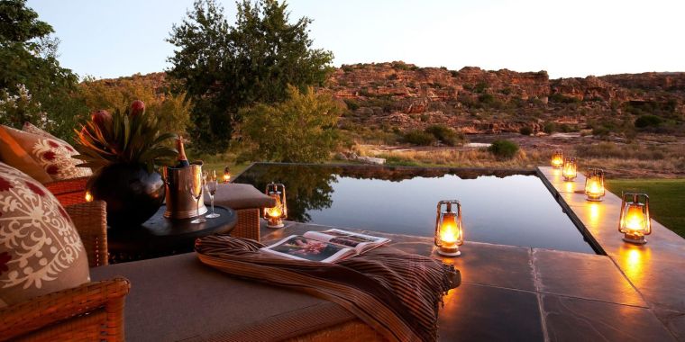 terrasse piscine deco romantique lanternes
