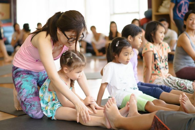 yoga pour les enfants et les aspects physiques 
