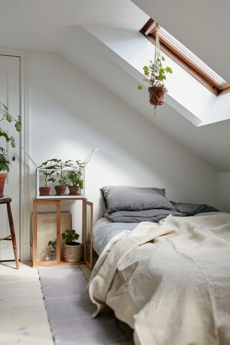 chambre moderne avec plantes vertes 
