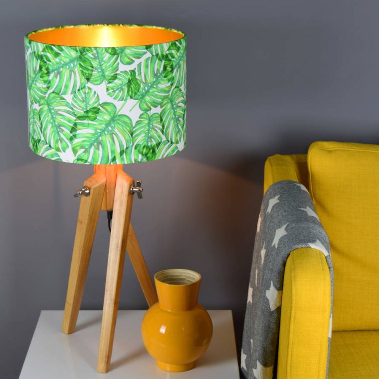 lampe de table à motifs 
