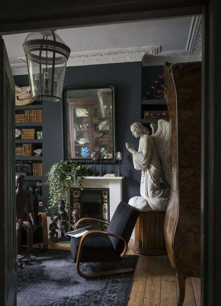 salon moderne avec statuettes 