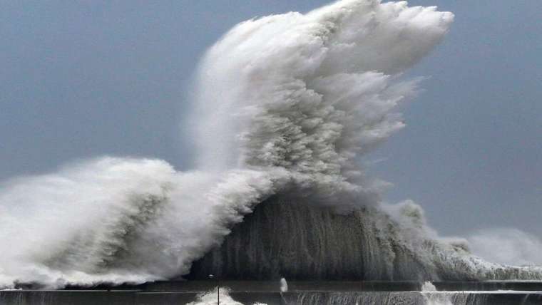 typhon Japon vents 216 km h