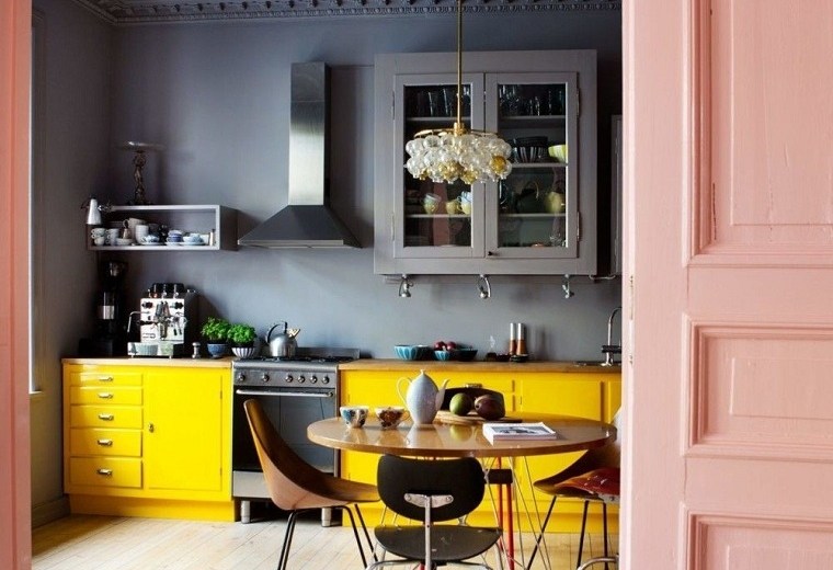 cuisine grise et jaune moderne