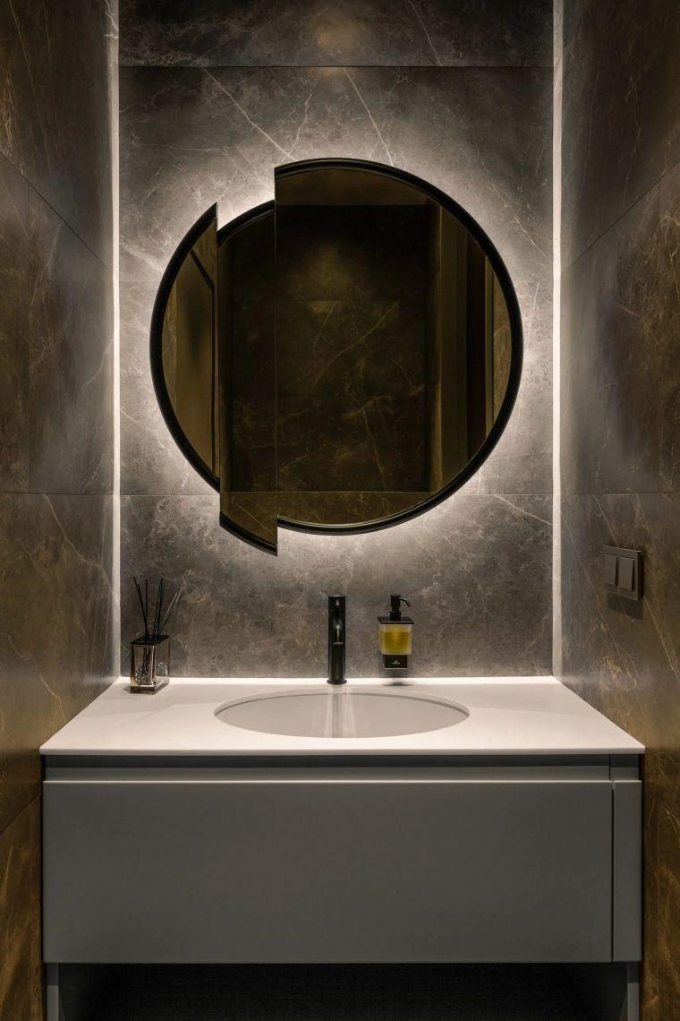 miroir asymétrique pour salle de bain 