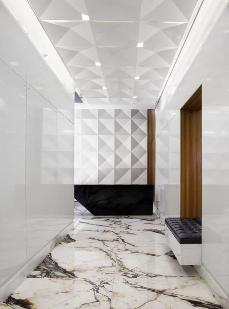 intérieur avec sol en marbre 