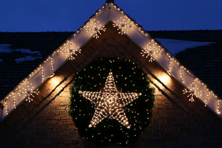 déco de toit de maison avec étoile 
